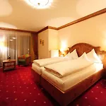 Hotel Max Serfaus