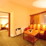 Max Hotel 4*