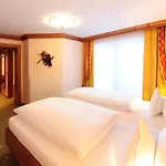 Max Hotel