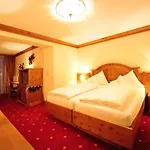Max Hotel