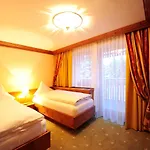 Max Hotel