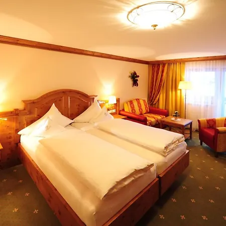 Hotel Max Serfaus