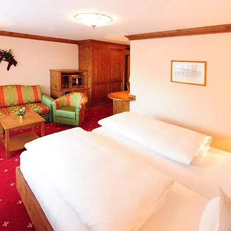 Hotel Max 4*