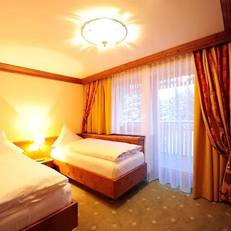 Max Hotel