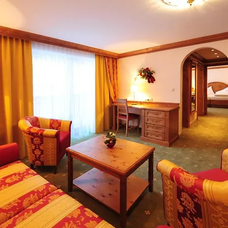 Max Hotel