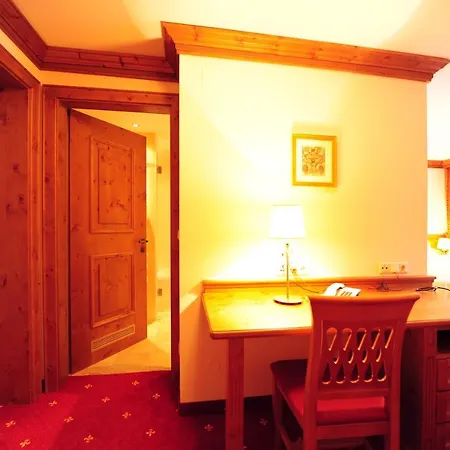 Max Hotel