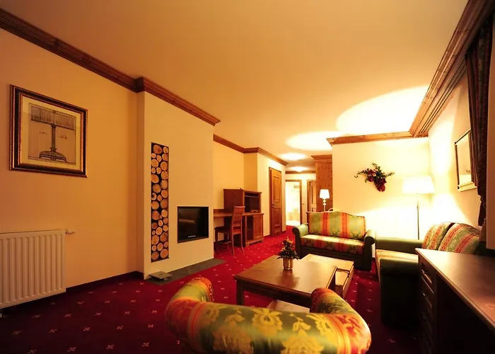 Max 4* ザーファウス