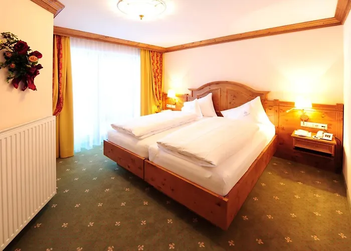 Max 4* ザーファウス